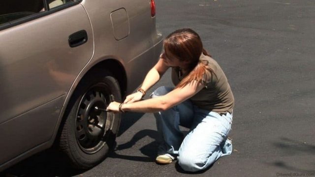 changing-tire