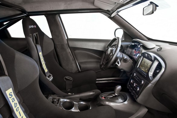 Nissan Juke-R Interior