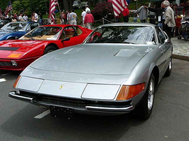 640px-SC06_Ferrari_Daytona_Coupe_silver